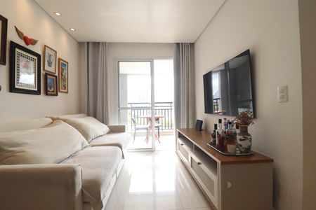 Sala de apartamento à venda com 3 quartos, 77m² em Vila Scarpelli, Santo André