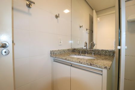 Apartamento à venda com 77m², 3 quartos e 2 vagasBanheiro 2