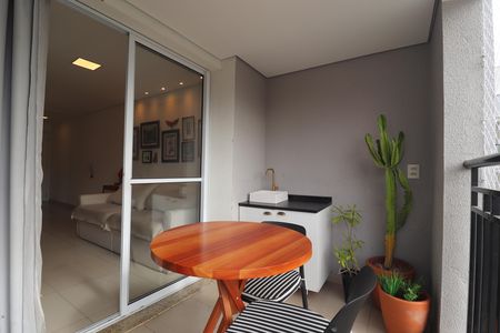 Apartamento à venda com 77m², 3 quartos e 2 vagasVaranda Sala
