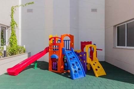 Apartamento à venda com 77m², 3 quartos e 2 vagas Apartamento à venda com 77m², 3 quartos e 2 vagasÁrea comum - Playground