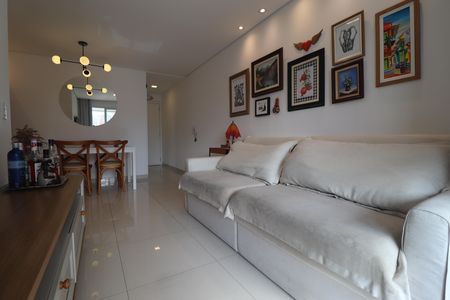 Sala de apartamento à venda com 3 quartos, 77m² em Vila Scarpelli, Santo André