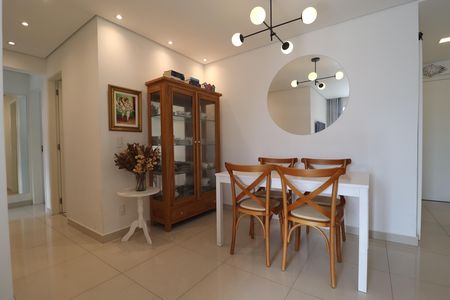 Sala de apartamento à venda com 3 quartos, 77m² em Vila Scarpelli, Santo André