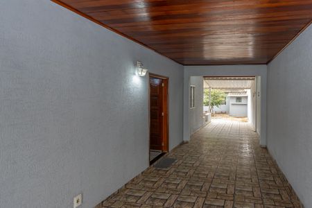 Casa para alugar com 140m², 2 quartos e 4 vagas Casa para alugar com 140m², 2 quartos e 4 vagasGaragem
