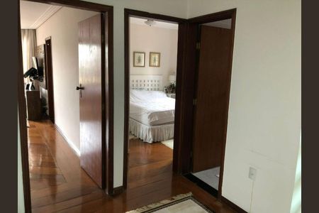 Casa à venda com 4 quartos, 420m² em Vila Galvão, Guarulhos