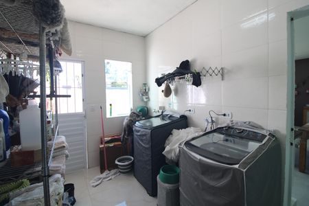 Lavanderia de casa à venda com 4 quartos, 1000m² em Interlagos, São Paulo