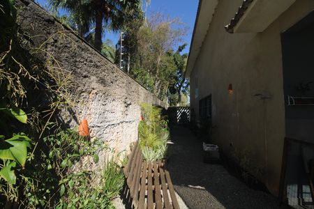 Quintal lateral de casa à venda com 4 quartos, 1000m² em Interlagos, São Paulo