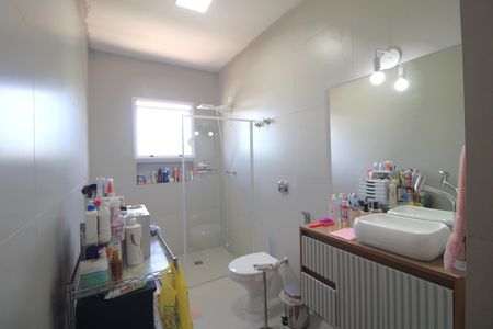 Banheiro da suíte 2 de casa à venda com 4 quartos, 1000m² em Interlagos, São Paulo