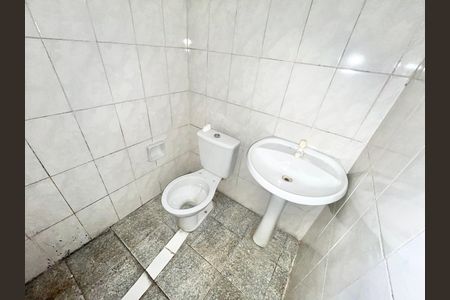 Casa para alugar com 32m², 1 quarto e sem vaga Casa para alugar com 32m², 1 quarto e sem vagaBanheiro
