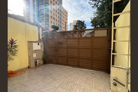 Garagem de casa à venda com 3 quartos, 210m² em Vila Clementino, São Paulo