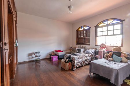 Casa à venda com 630m², 7 quartos e 2 vagas Casa à venda com 630m², 7 quartos e 2 vagasSuite