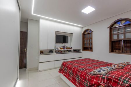 Casa à venda com 630m², 7 quartos e 2 vagas Casa à venda com 630m², 7 quartos e 2 vagasSuite