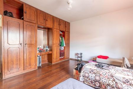 Casa à venda com 630m², 7 quartos e 2 vagas Casa à venda com 630m², 7 quartos e 2 vagasSuite