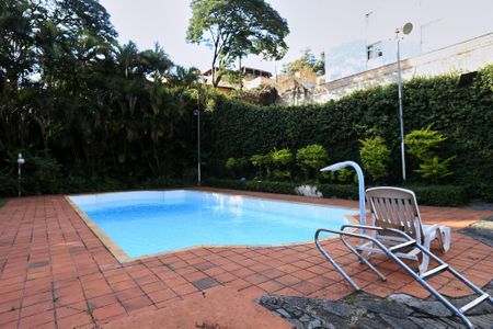 Casa para alugar com 567m², 5 quartos e 10 vagas Casa para alugar com 567m², 5 quartos e 10 vagasPiscina