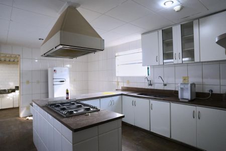 Casa para alugar com 567m², 5 quartos e 10 vagas Casa para alugar com 567m², 5 quartos e 10 vagasCozinha