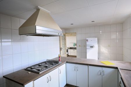 Casa para alugar com 567m², 5 quartos e 10 vagas Casa para alugar com 567m², 5 quartos e 10 vagasCozinha