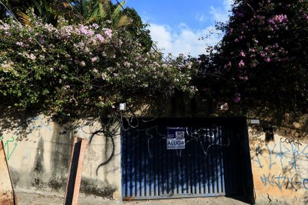 Casa para alugar com 567m², 5 quartos e 10 vagas Casa para alugar com 567m², 5 quartos e 10 vagasFachada