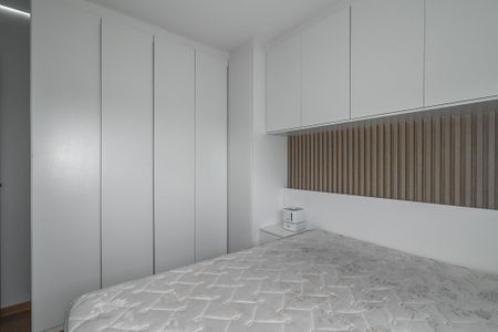 Quarto de apartamento para alugar com 2 quartos, 42m² em Rubem Berta, Porto Alegre