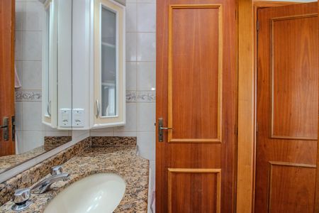 Apartamento para alugar com 185m², 3 quartos e 1 vaga Apartamento para alugar com 185m², 3 quartos e 1 vagaBanheiro da Suíte
