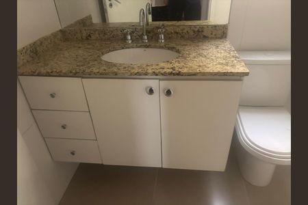 Apartamento à venda com 86m², 2 quartos e 1 vaga Apartamento à venda com 86m², 2 quartos e 1 vagaBanheiro