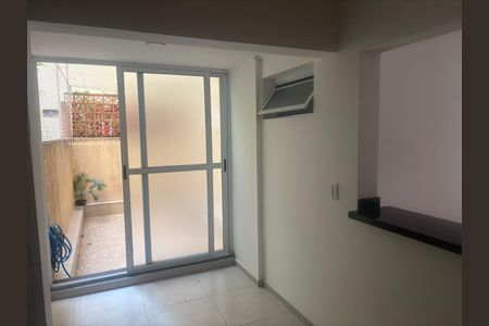 Apartamento à venda com 86m², 2 quartos e 1 vaga Apartamento à venda com 86m², 2 quartos e 1 vagaÁrea externa
