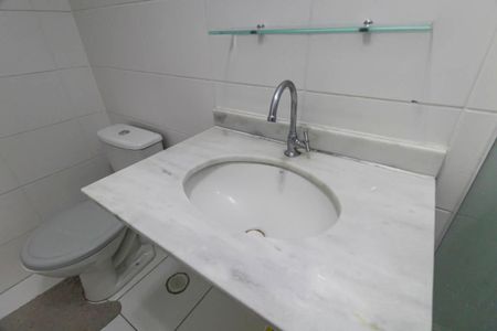 Apartamento à venda com 53m², 2 quartos e 1 vaga Apartamento à venda com 53m², 2 quartos e 1 vagaBanheiro