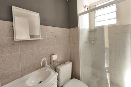 Banheiro de apartamento para alugar com 1 quarto, 57m² em Parque Residencial Vila União, Campinas