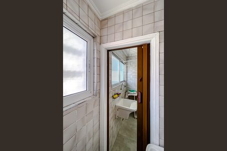 Apartamento à venda com 96m², 3 quartos e 1 vaga Apartamento à venda com 96m², 3 quartos e 1 vagaBanheiro de serviço