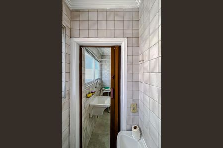 Apartamento à venda com 96m², 3 quartos e 1 vaga Apartamento à venda com 96m², 3 quartos e 1 vagaBanheiro de serviço