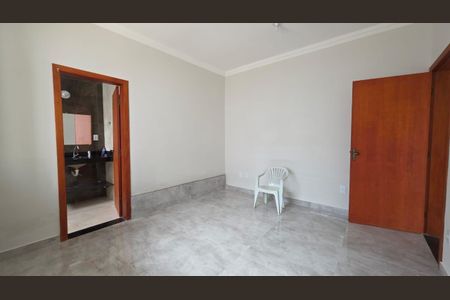 Casa à venda com 115m², 2 quartos e 2 vagas