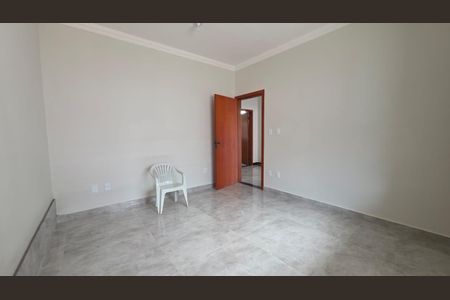 Casa à venda com 115m², 2 quartos e 2 vagas