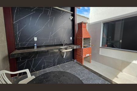 Casa à venda com 115m², 2 quartos e 2 vagas
