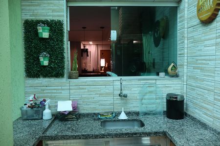 Casa à venda com 158m², 2 quartos e 1 vagaÁrea de Serviço