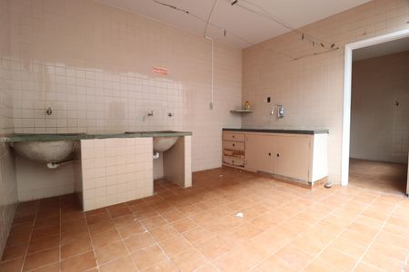 Casa para alugar com 300m², 9 quartos e 2 vagasÁrea de Serviço
