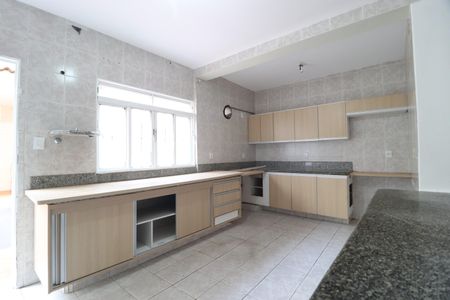 Casa para alugar com 300m², 9 quartos e 2 vagasCozinha
