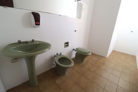 Casa para alugar com 300m², 9 quartos e 2 vagasBanheiro Social 4