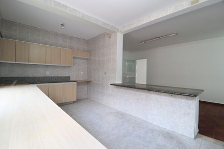 Casa para alugar com 300m², 9 quartos e 2 vagasCozinha