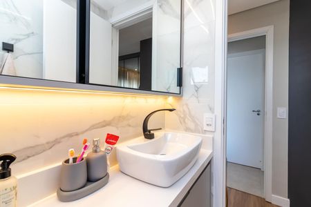 Apartamento à venda com 83m², 2 quartos e 2 vagas Apartamento à venda com 83m², 2 quartos e 2 vagasBanheiro da Suíte 1