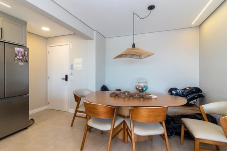 Apartamento à venda com 83m², 2 quartos e 2 vagas Apartamento à venda com 83m², 2 quartos e 2 vagasSala de Jantar