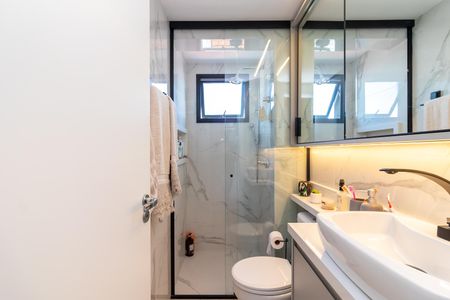 Apartamento à venda com 83m², 2 quartos e 2 vagas Apartamento à venda com 83m², 2 quartos e 2 vagasBanheiro da Suíte 1