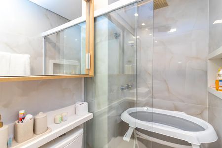 Apartamento à venda com 83m², 2 quartos e 2 vagas Apartamento à venda com 83m², 2 quartos e 2 vagasBanheiro da Suíte 2