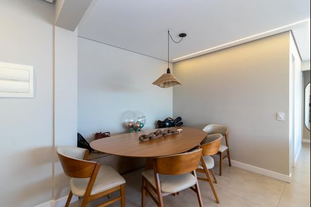 Apartamento à venda com 83m², 2 quartos e 2 vagas Apartamento à venda com 83m², 2 quartos e 2 vagasSala de Jantar