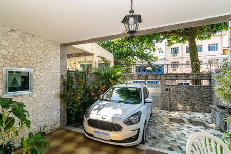Casa à venda com 272m², 3 quartos e 1 vagaVaranda e Garagem