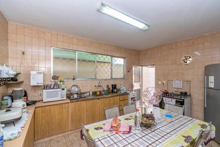 Casa à venda com 272m², 3 quartos e 1 vagaCozinha