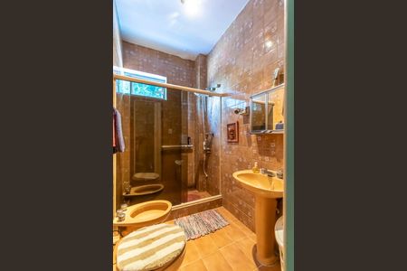 Casa à venda com 272m², 3 quartos e 1 vagaBanheiro da Suíte