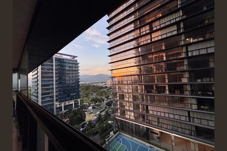 Apartamento à venda com 85m², 2 quartos e 1 vagaVaranda