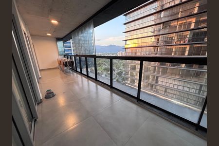 Apartamento à venda com 85m², 2 quartos e 1 vagaVaranda