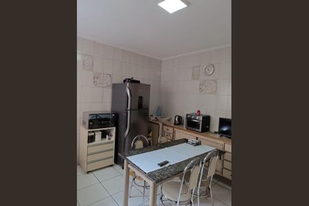 Casa à venda com 105m², 3 quartos e 2 vagas Casa à venda com 105m², 3 quartos e 2 vagasCOZINHA