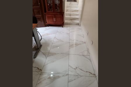 Casa à venda com 105m², 3 quartos e 2 vagas Casa à venda com 105m², 3 quartos e 2 vagasAREA INTERNA