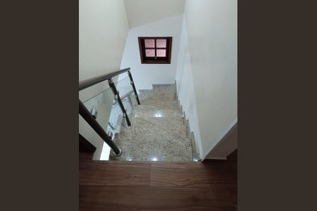 Casa à venda com 105m², 3 quartos e 2 vagas Casa à venda com 105m², 3 quartos e 2 vagasESCADA INTERNA