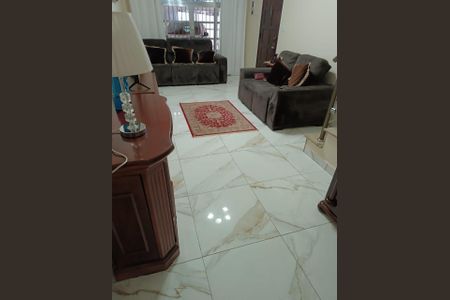 Casa à venda com 105m², 3 quartos e 2 vagas Casa à venda com 105m², 3 quartos e 2 vagasSALA